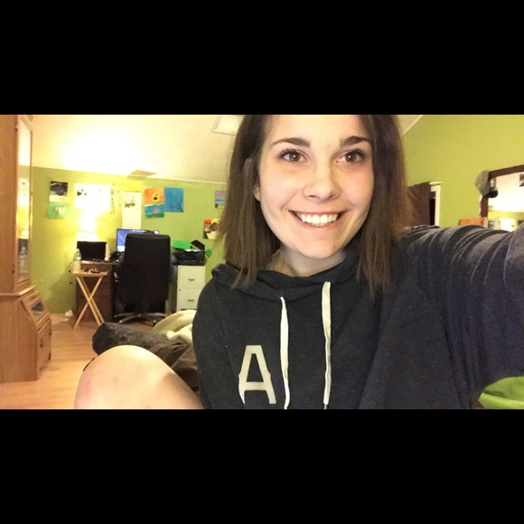 Meet your Posher, Lexi - Picture 2 of 5